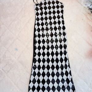 Elegant Black and White Diamond Pattern Dress